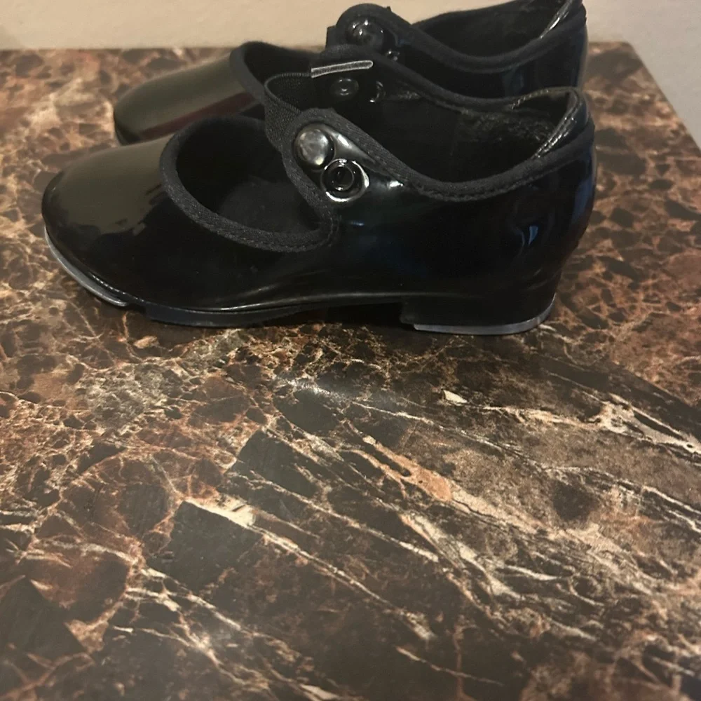 Capezio Kids Glossy Black Dress Shoes - size toddler 8.5
